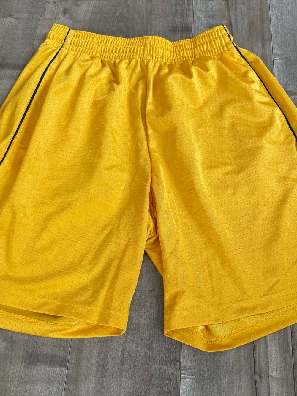 Vintage Reebok Basketball Shorts Gym Shorts Men Large Gold Yellow Elastic Tie